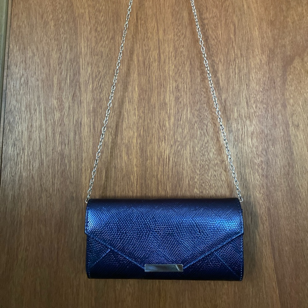 Chic Navy Chain Strap Clutch